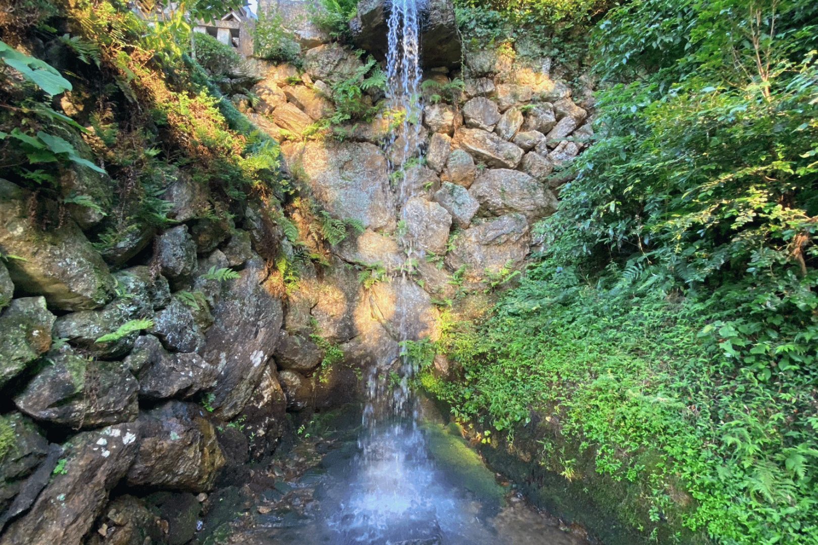 伊並波神社　滝